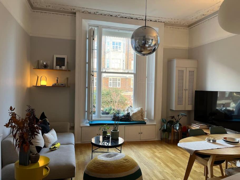 Gorgeous 2 Bedroom Flat In Charming Swiss Cottage London Exterior photo